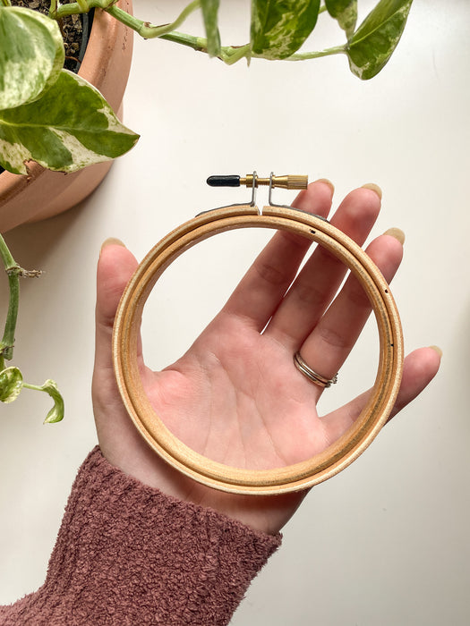Rounded edge embroidery hoops made from high quality beechwood. 